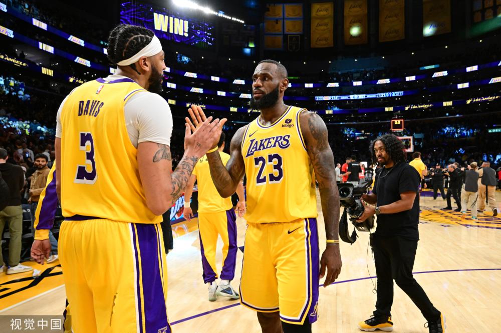 的氛围中与 的氛围中与